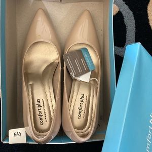 Predictions Comfort Plus Pointed Toe High Heeled Pumps Taupe “Nude” Size 5.5